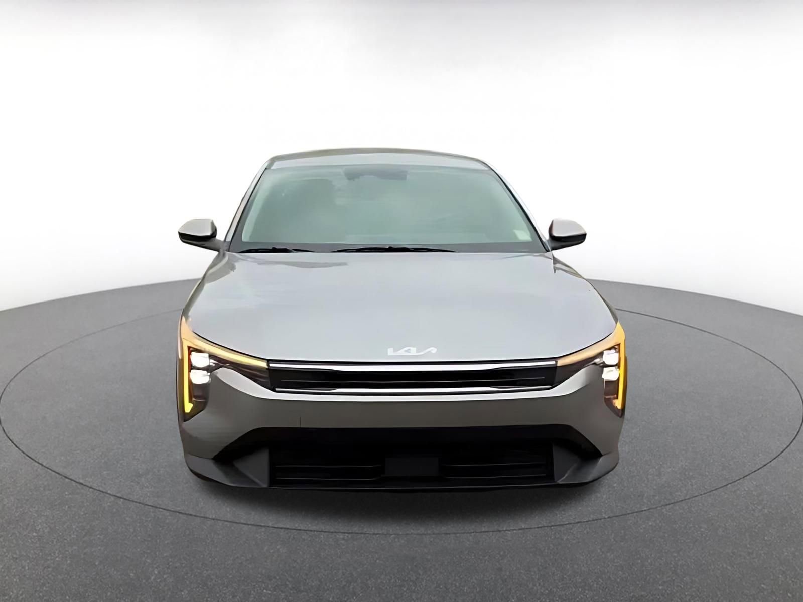 Used 2025 Kia K4 FWD image 3