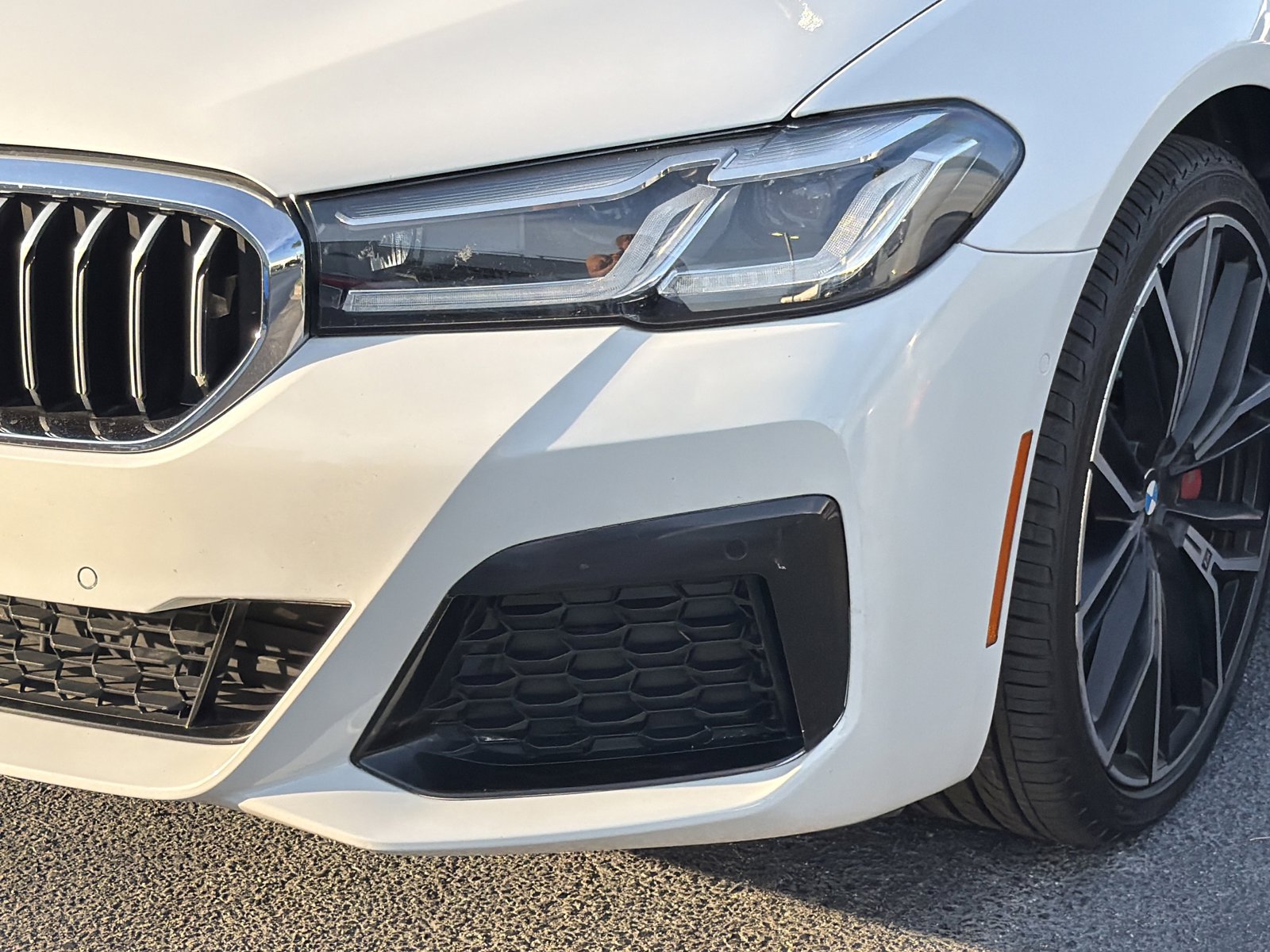 Used 2021 BMW 530e w/ M Sport Package image 8