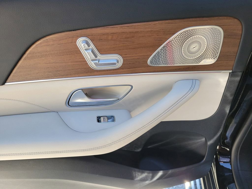 Used 2021 Mercedes-Benz GLS 450 4MATIC image 14