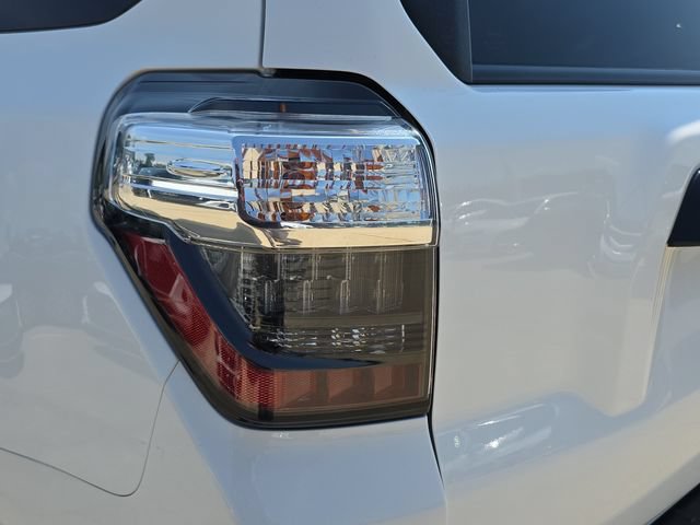 Used 2021 Toyota 4Runner Venture w/ Moonroof Package AWD/4WD image 37