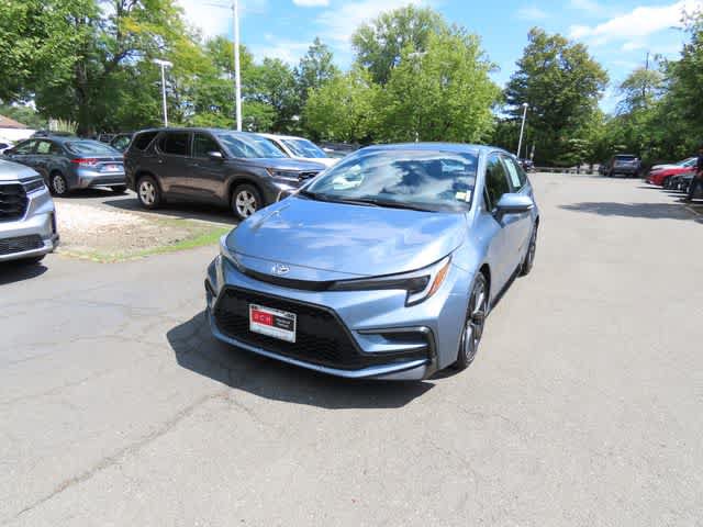 Used 2025 Toyota Corolla SE w/ Convenience Package FWD image 1