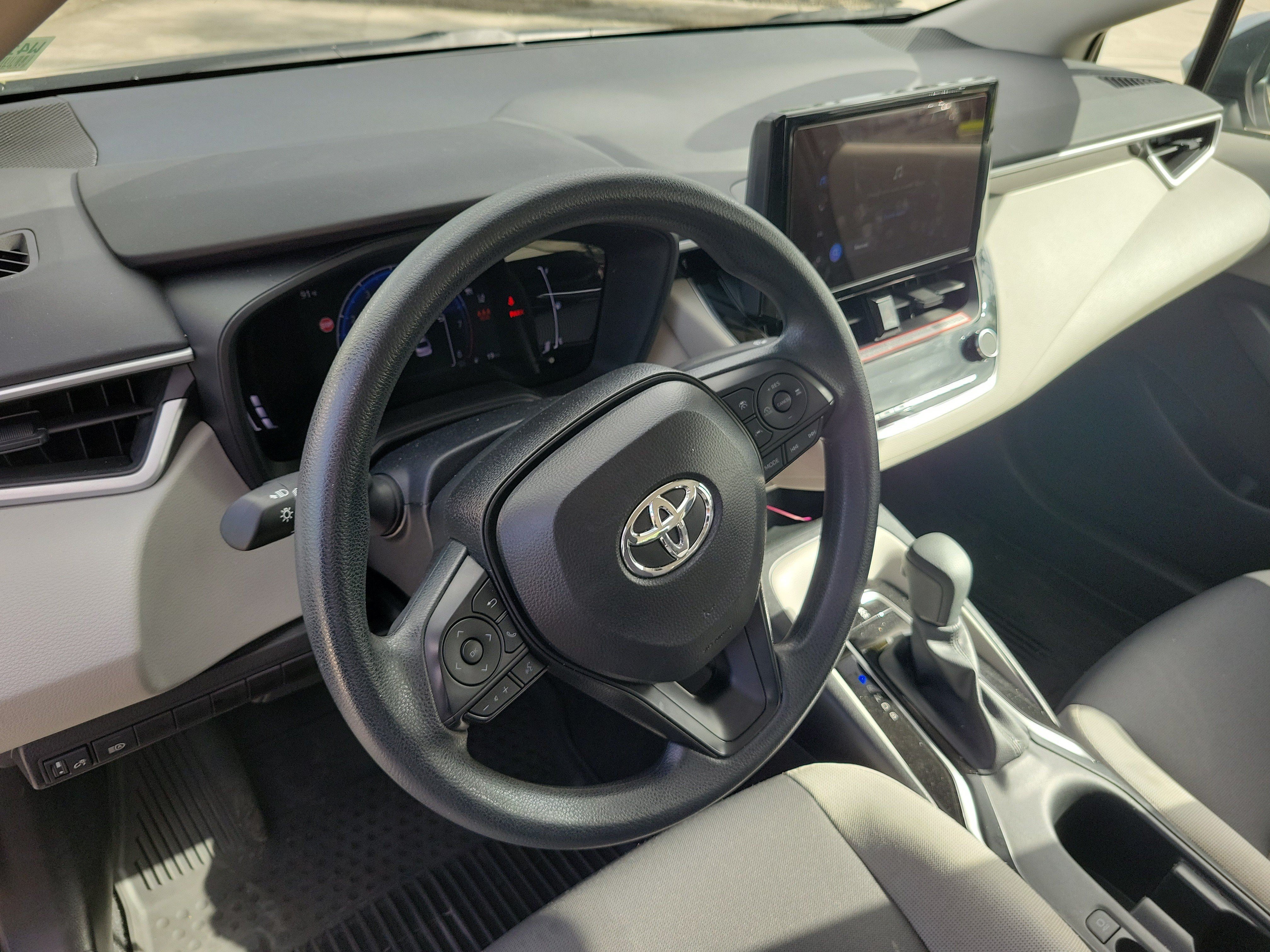 Used 2026 Toyota Corolla LE FWD image 23