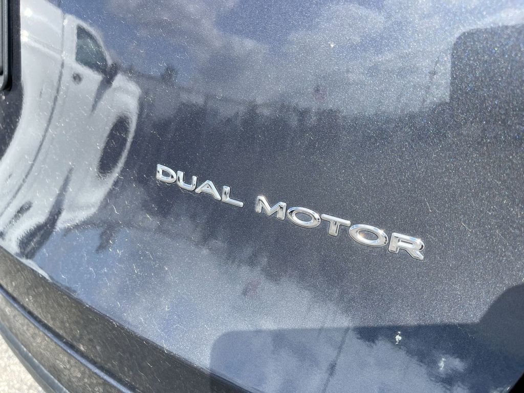 Used 2023 Tesla Model Y Long Range image 10