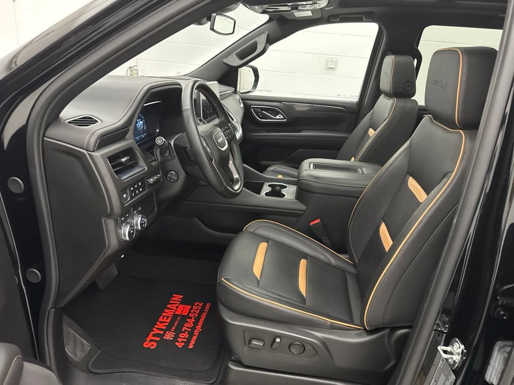 Used 2024 GMC Yukon AT4 w/ Technology Package AWD/4WD image 21