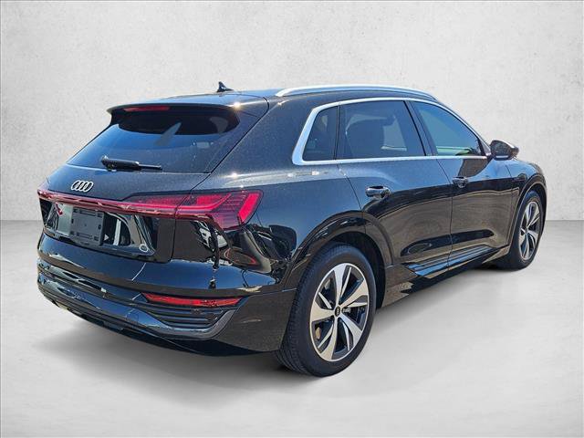 Used 2024 Audi Q8 e-tron Premium Plus w/ Premium Plus Package AWD/4WD image 5