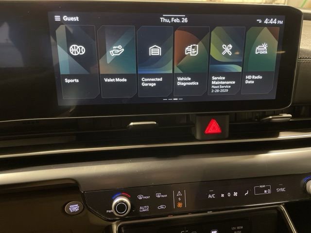 Used 2025 Kia Carnival image 24