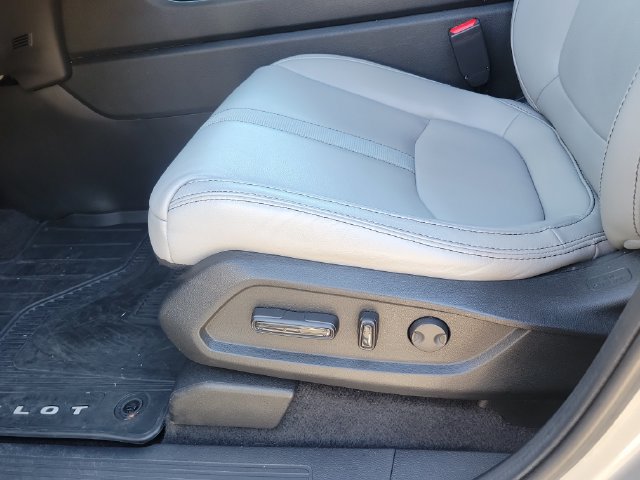Certified 2023 Honda Pilot Touring image 23