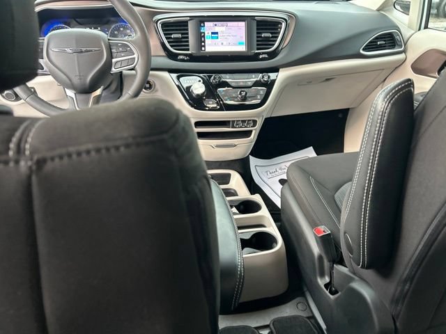 Used 2024 Chrysler Voyager LX FWD image 7