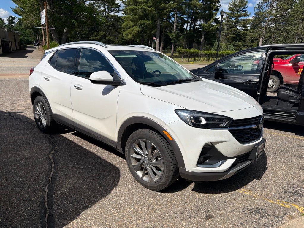 Used 2022 Buick Encore GX Essence w/ Experience Buick Package AWD/4WD image 1