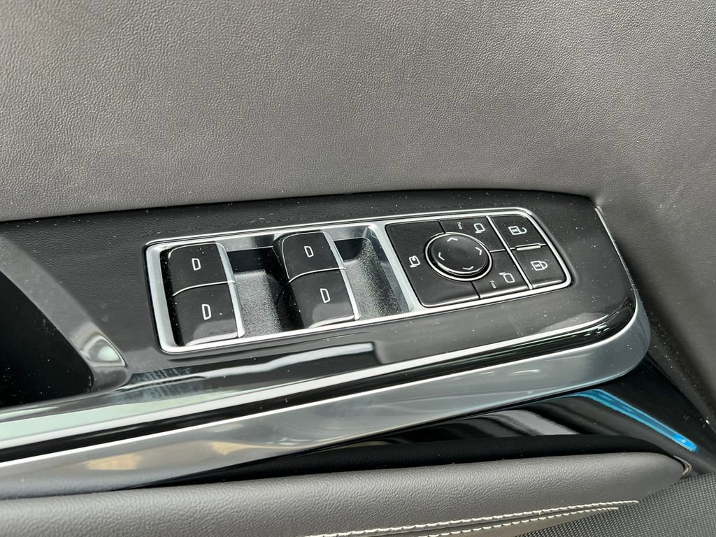 New 2026 Cadillac Escalade Platinum Sport w/ LPO, ONYX Package image 19