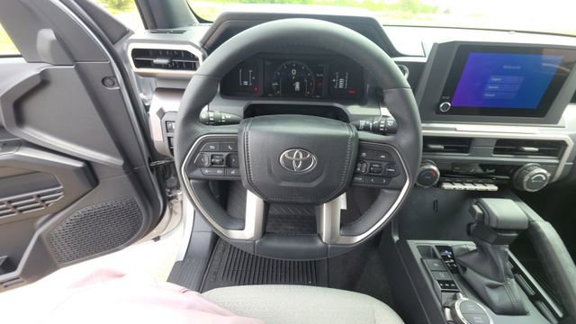 New 2026 Toyota 4Runner SR5 AWD/4WD image 25