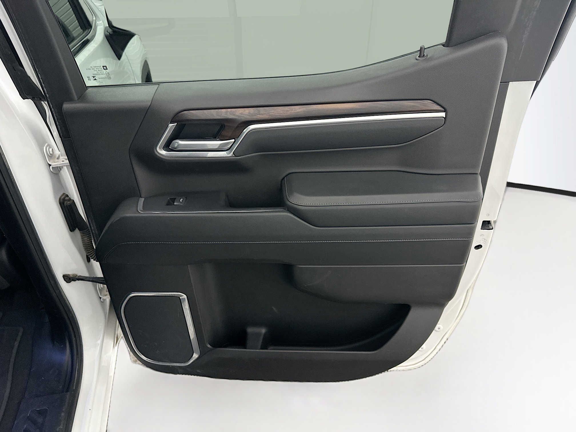 Used 2025 GMC Sierra 1500 SLT image 30