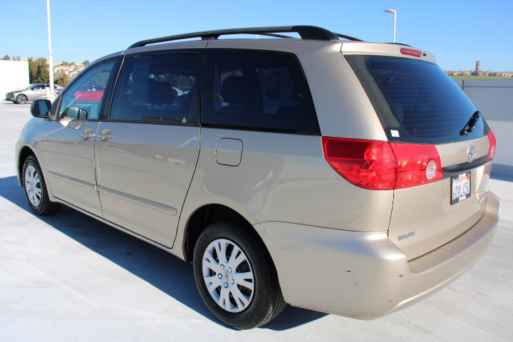 Used 2008 Toyota Sienna CE image 5