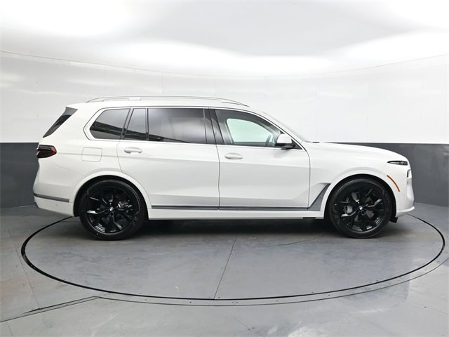 New 2026 BMW X7 xDrive40i image 3