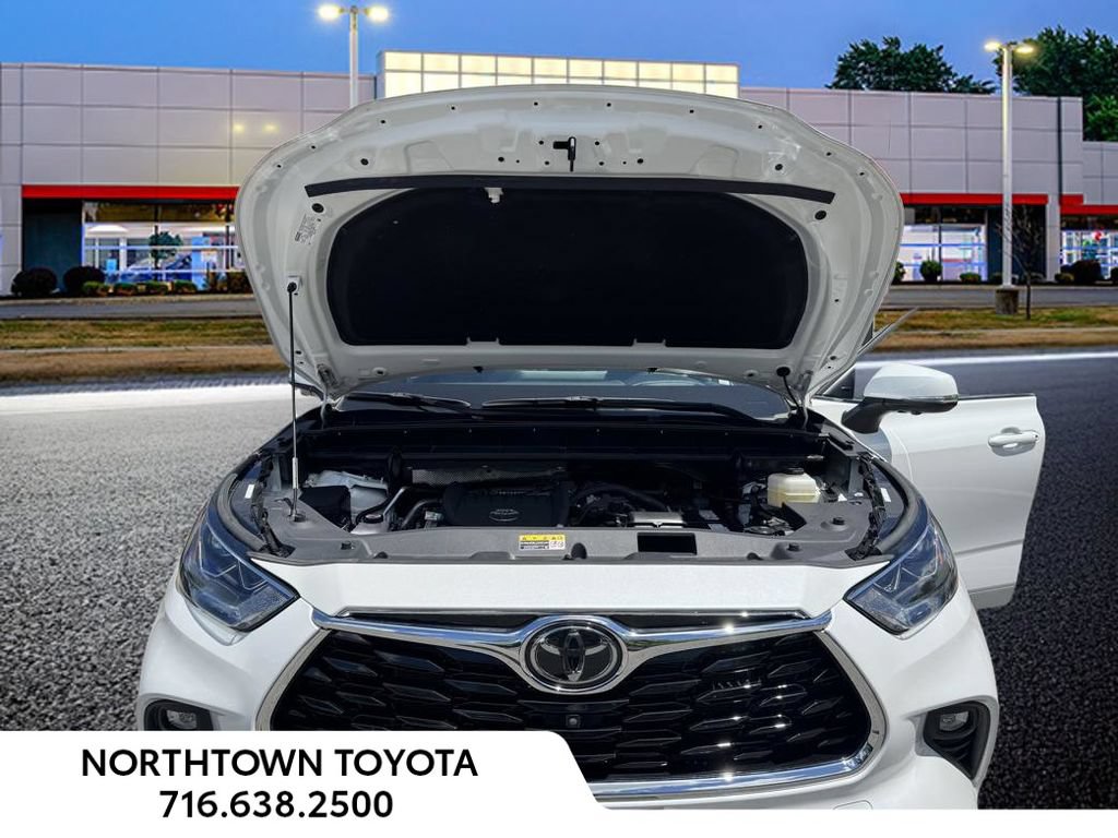 Used 2023 Toyota Highlander Platinum AWD/4WD image 17