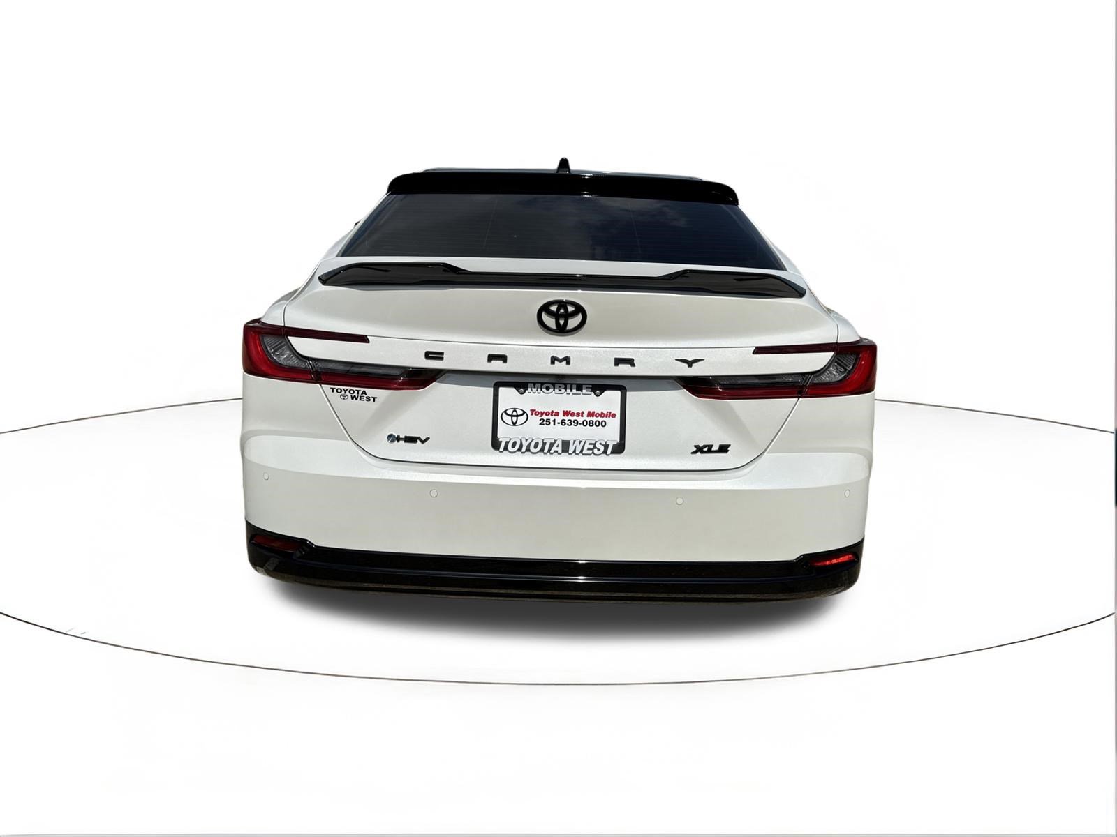 Used 2026 Toyota Camry XLE w/ Premium Plus Package image 4