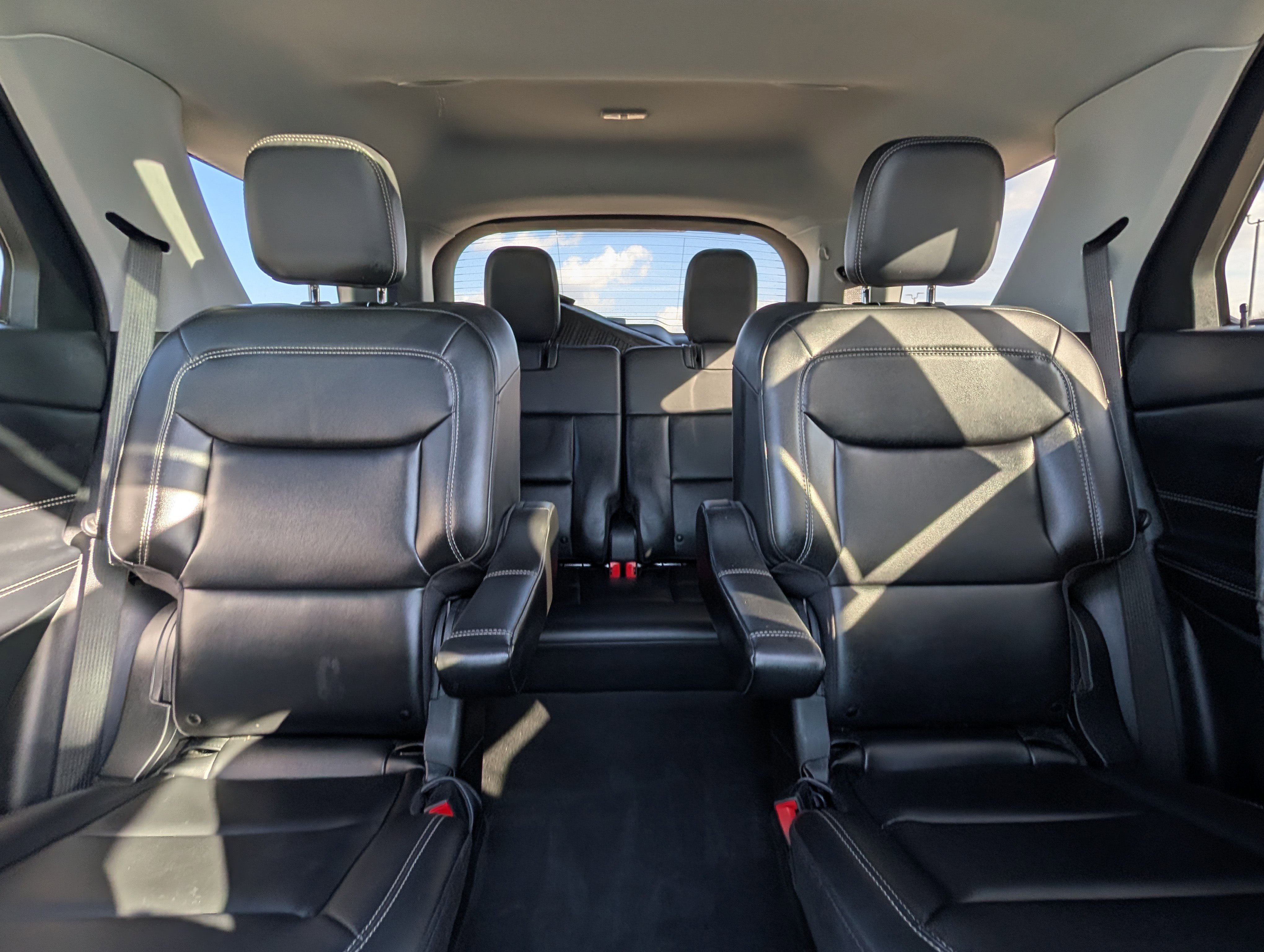 Used 2023 Ford Explorer XLT w/ Equipment Group 202A image 28