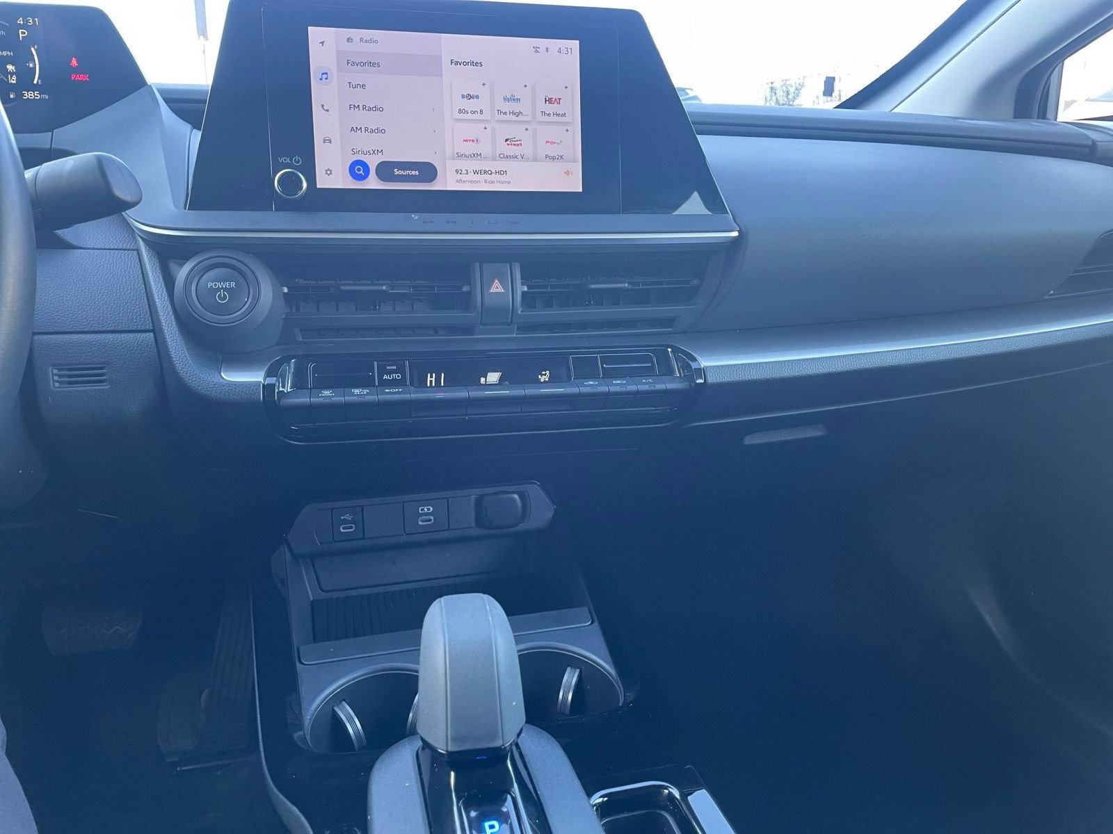 Used 2025 Toyota Prius LE image 20