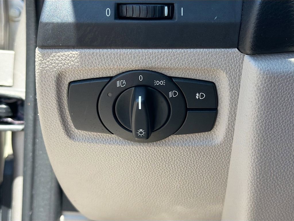 Used 2011 BMW 128i Convertible image 29