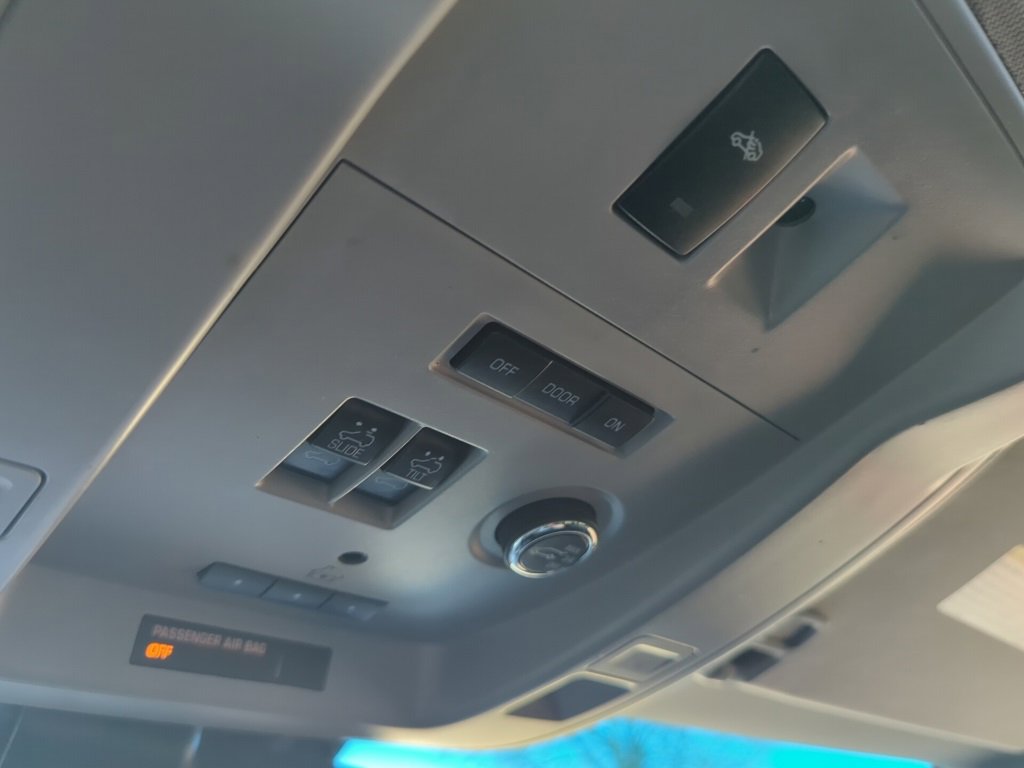 Used 2017 Chevrolet Suburban Premier image 21