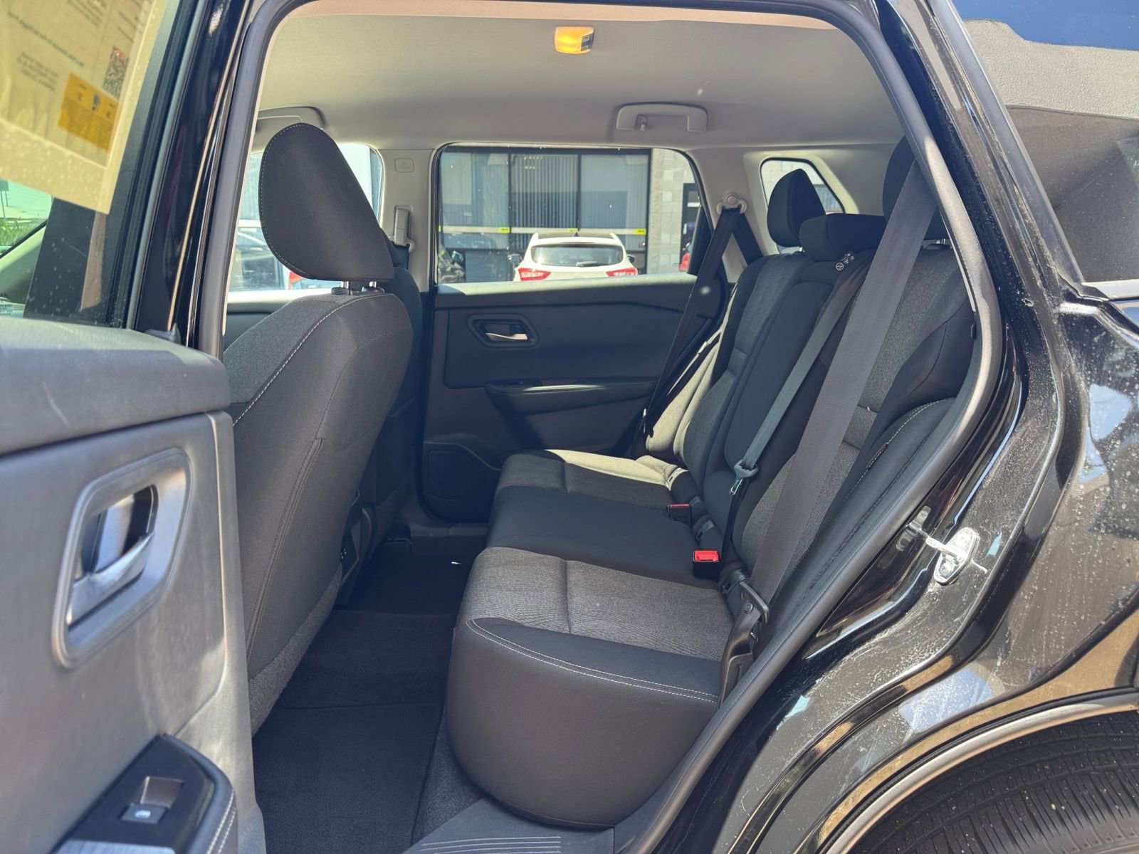 Used 2025 Nissan Rogue SV FWD image 28