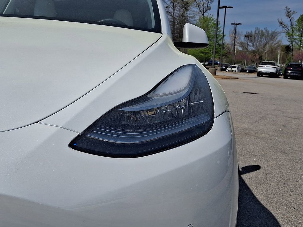 Used 2020 Tesla Model Y Long Range image 9