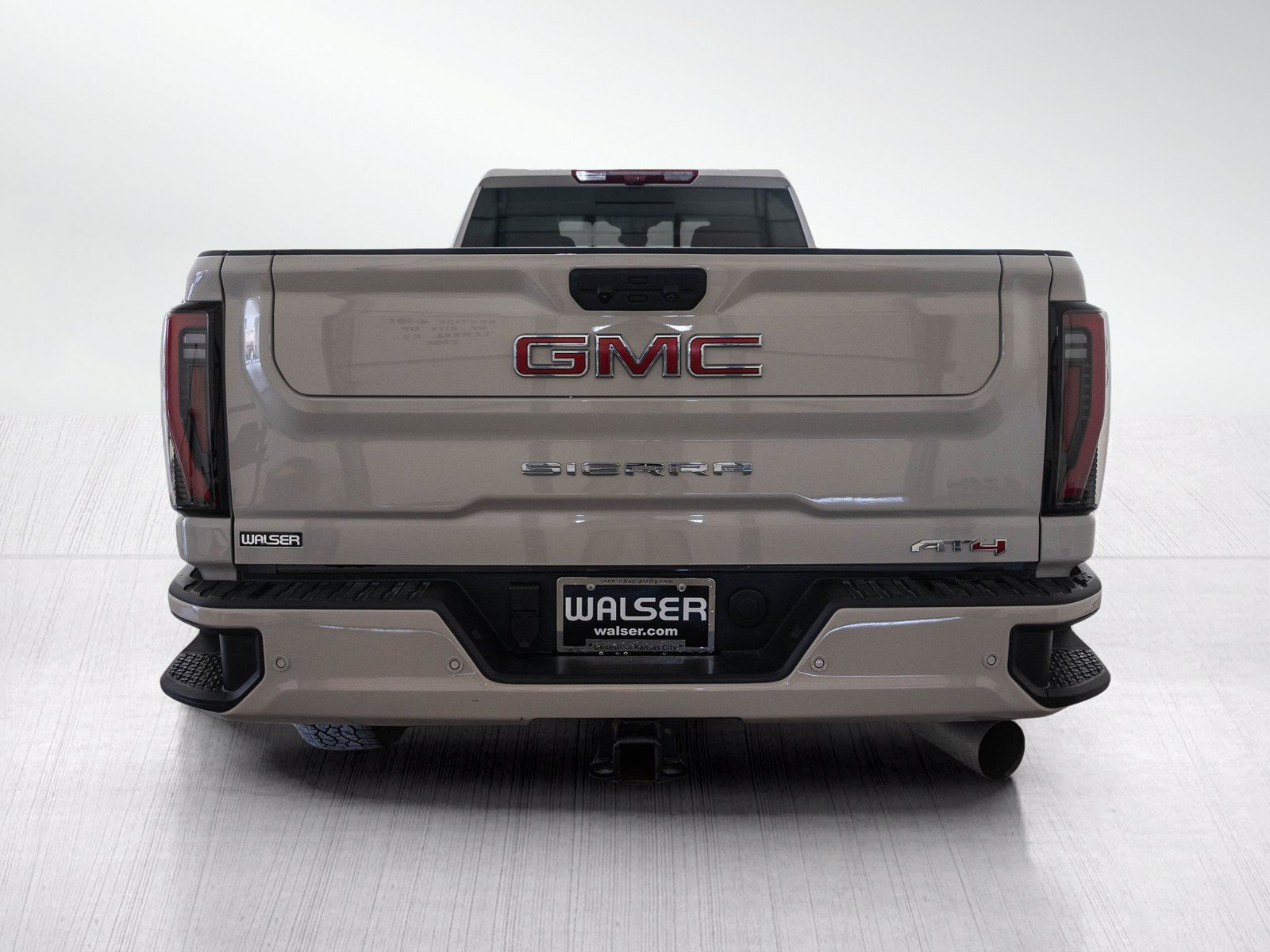 Used 2026 GMC Sierra 2500 AT4 w/ Technology Package AWD/4WD image 4