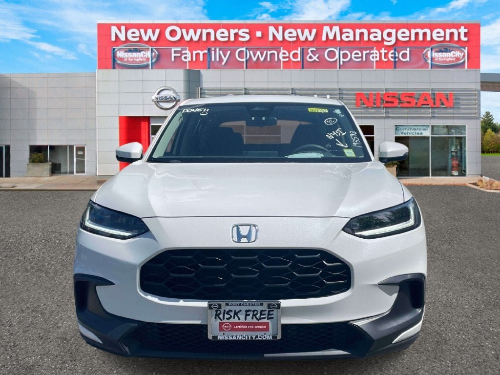 Used 2023 Honda HR-V LX image 2
