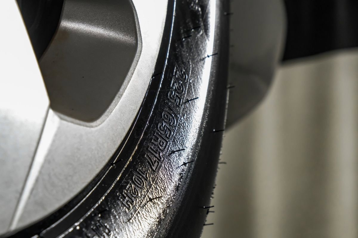 Used 2021 Toyota RAV4 LE FWD image 53