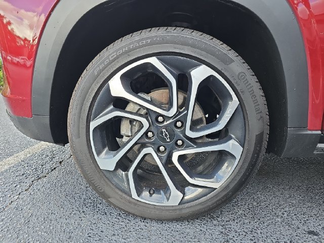 Used 2024 Chevrolet Trax RS w/ Sunroof Package FWD image 36