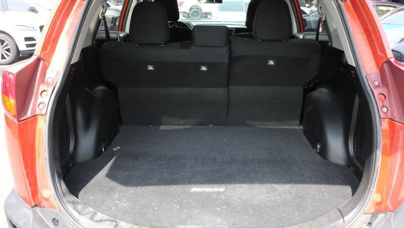 Used 2015 Toyota RAV4 LE AWD/4WD image 18