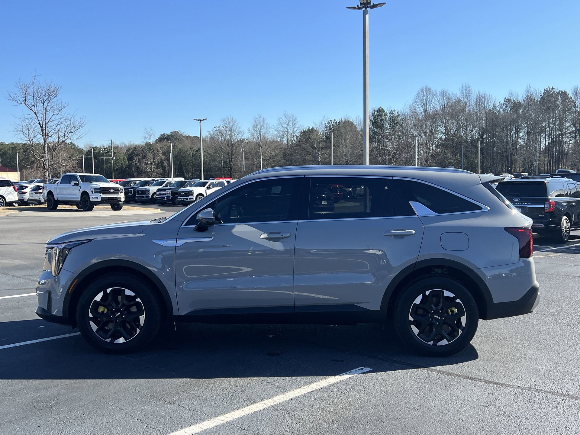 Used 2025 Kia Sorento S w/ Panoramic Sunroof Package image 23