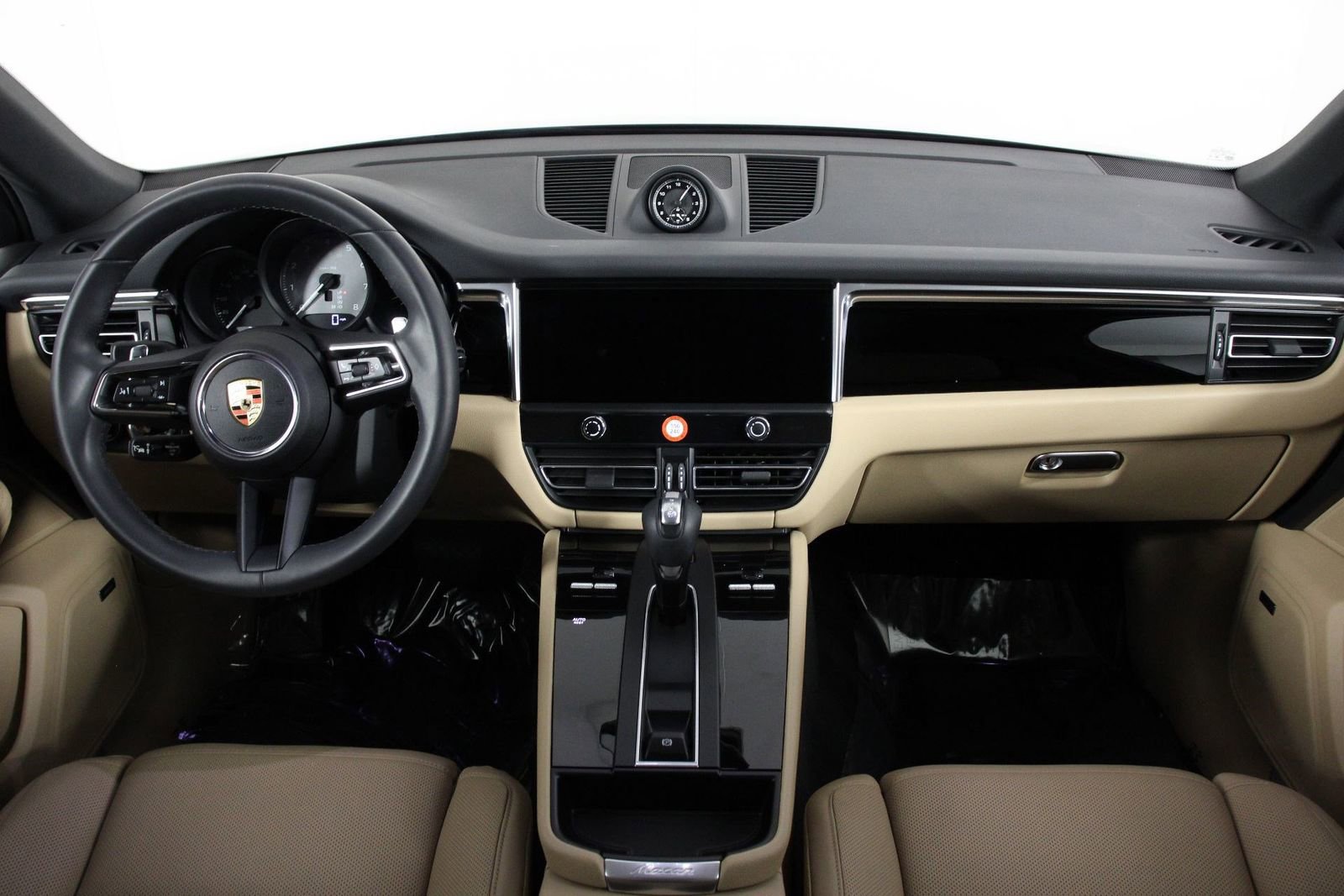 Certified 2025 Porsche Macan S image 11