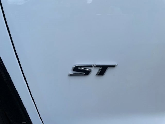 New 2026 Buick Enclave Sport Touring w/ Power Package image 4