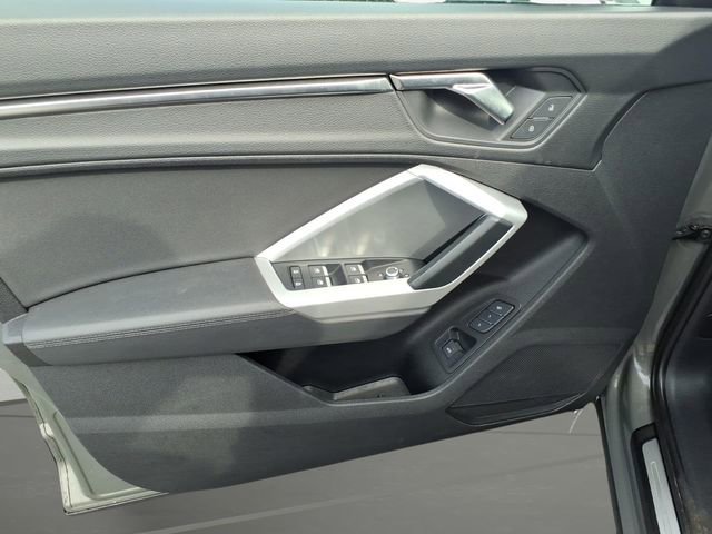 Used 2023 Audi Q3 2.0T Premium image 11