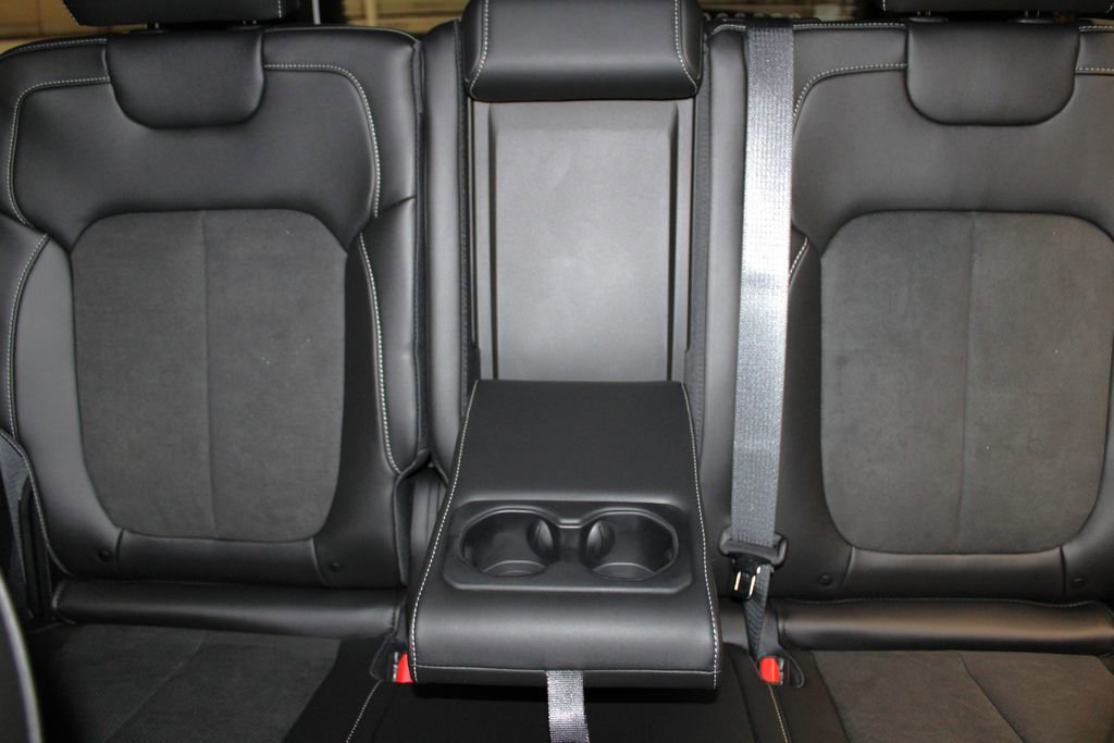 New 2025 Jeep Grand Cherokee Laredo image 28