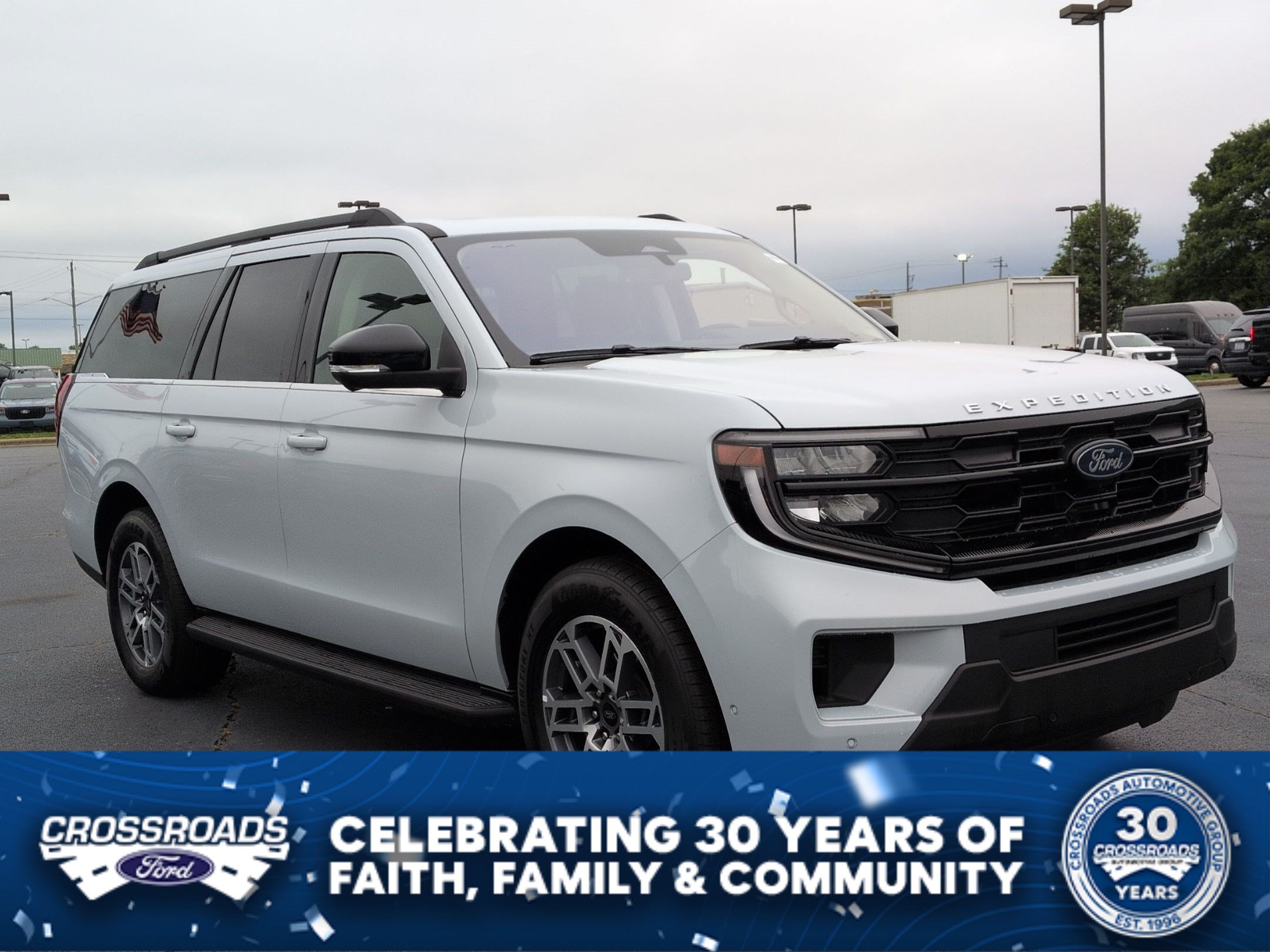 Used 2025 Ford Expedition Max Active RWD image 1