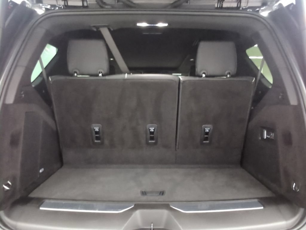 Used 2026 Cadillac Escalade Luxury w/ Touring Package AWD/4WD image 33