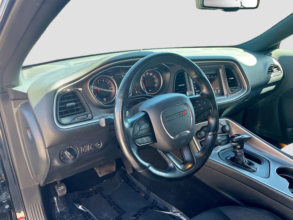 Used 2022 Dodge Challenger GT RWD image 9