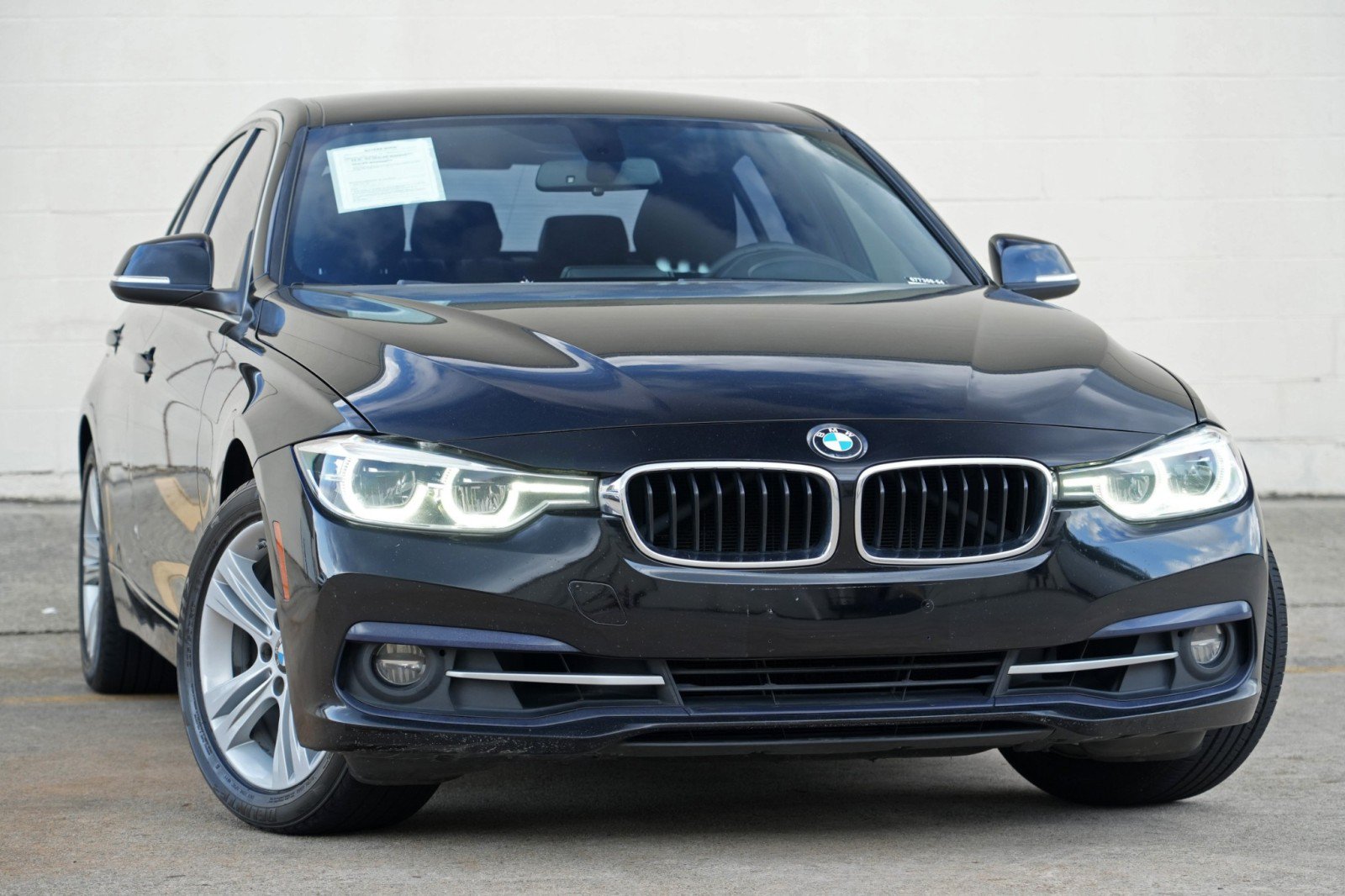 Used 2018 BMW 330i Sedan RWD image 2