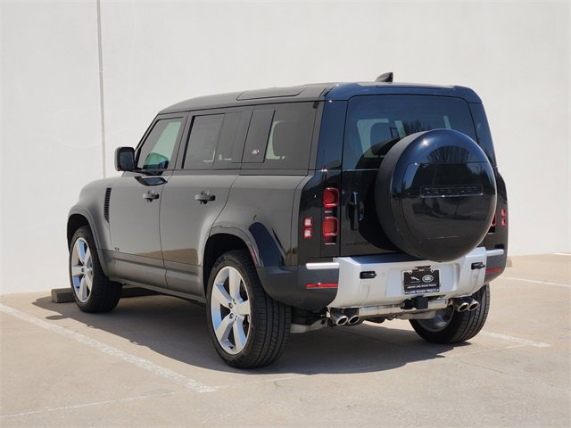New 2024 Land Rover Defender 110 SE image 5