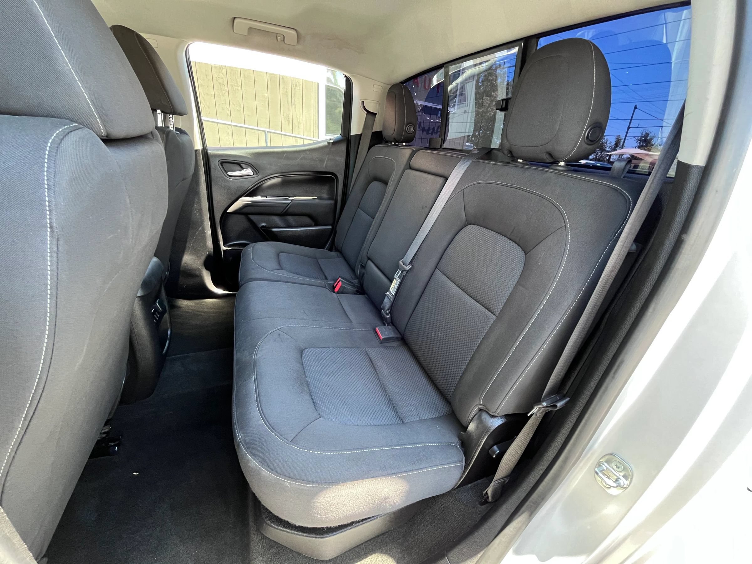 Used 2016 Chevrolet Colorado LT w/ LT Convenience Package RWD image 11