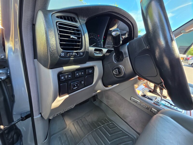 Used 2004 Lexus LX 470 4WD image 50