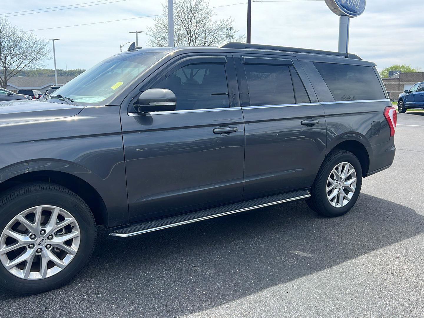 Used 2020 Ford Expedition Max XLT w/ Equipment Group 202A AWD/4WD image 12