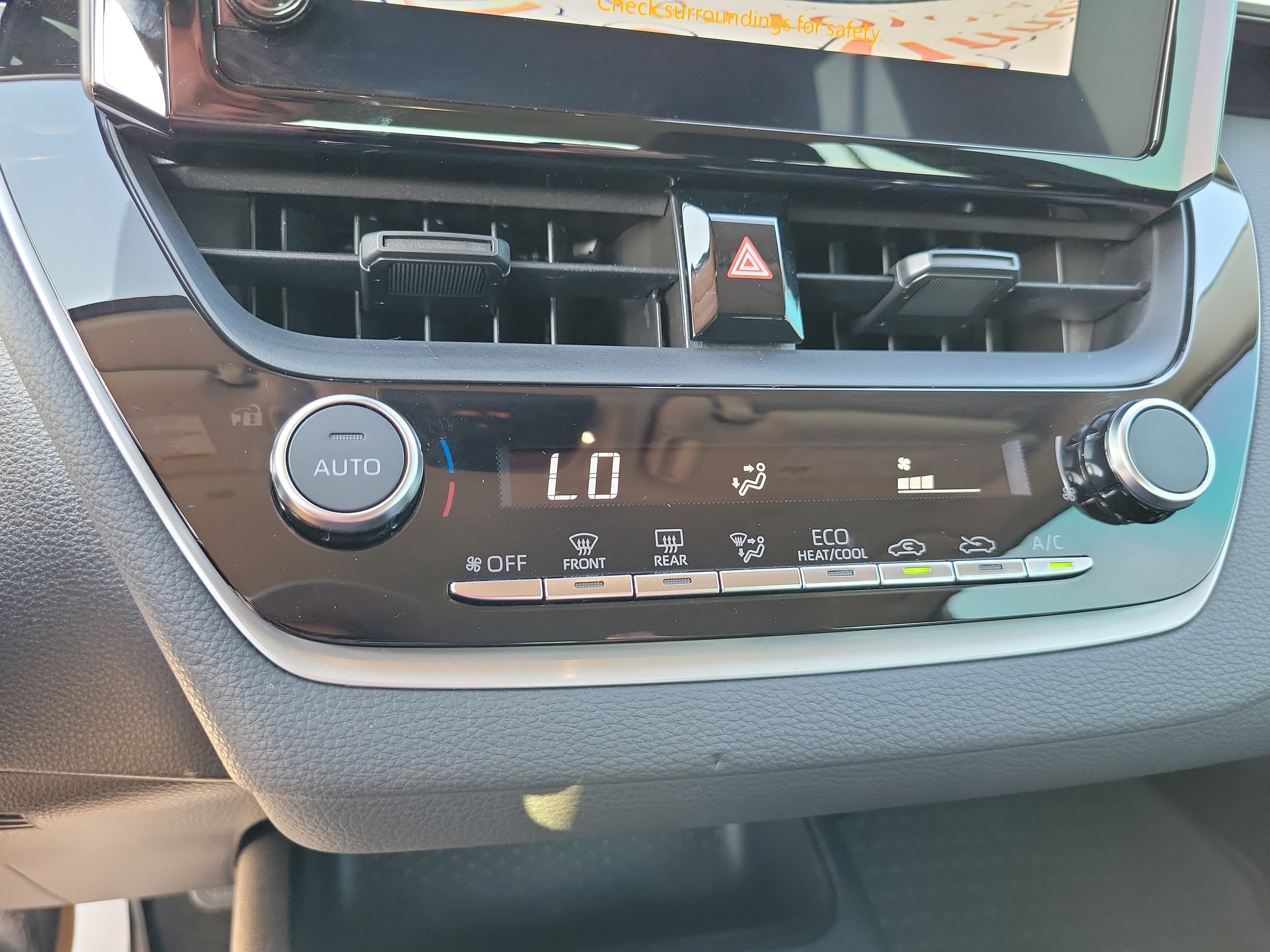 Used 2023 Toyota Corolla LE image 23