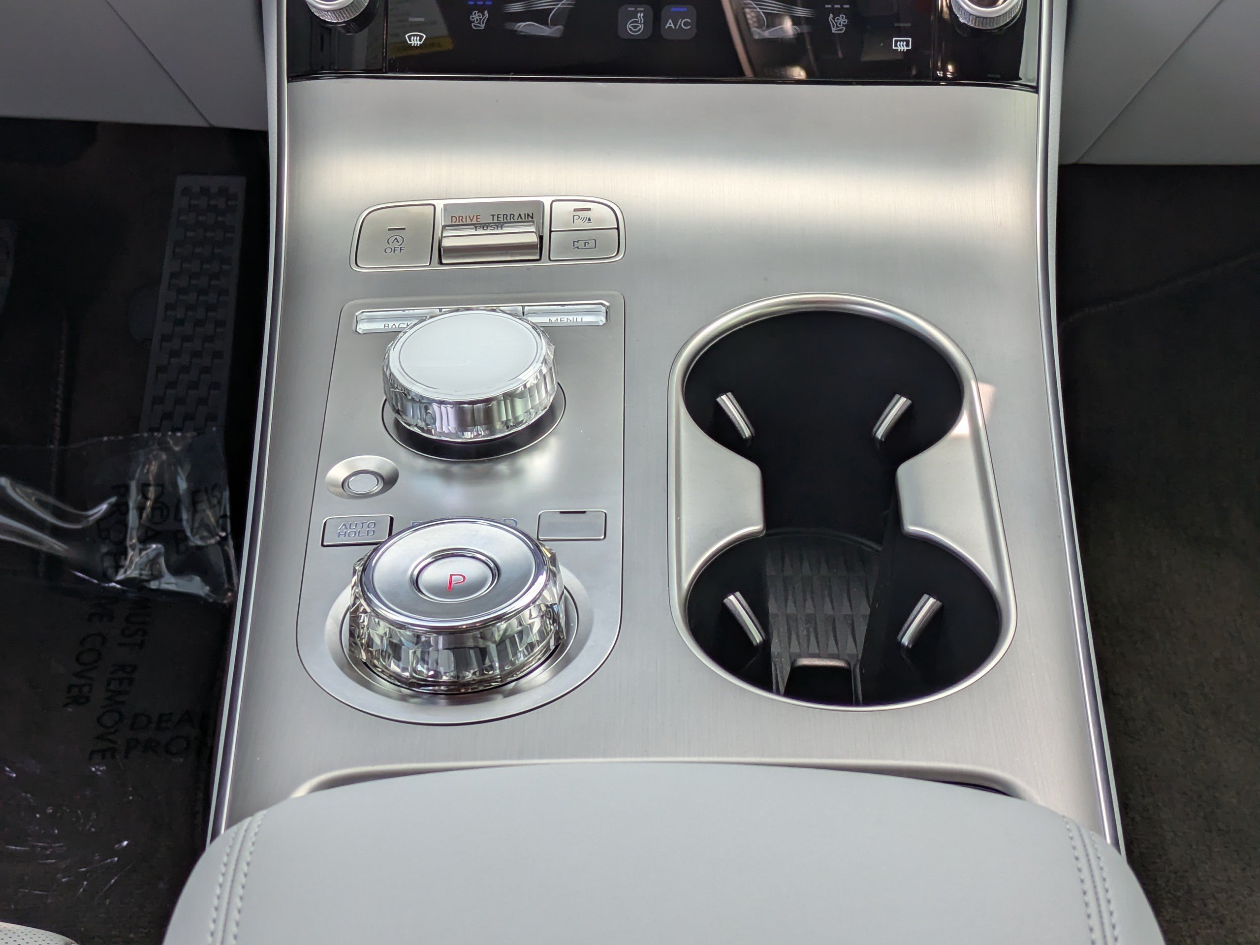 Certified 2026 Genesis GV70 2.5T Advanced AWD/4WD image 18