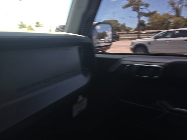 Used 2025 Ford Bronco Outer Banks AWD/4WD image 19