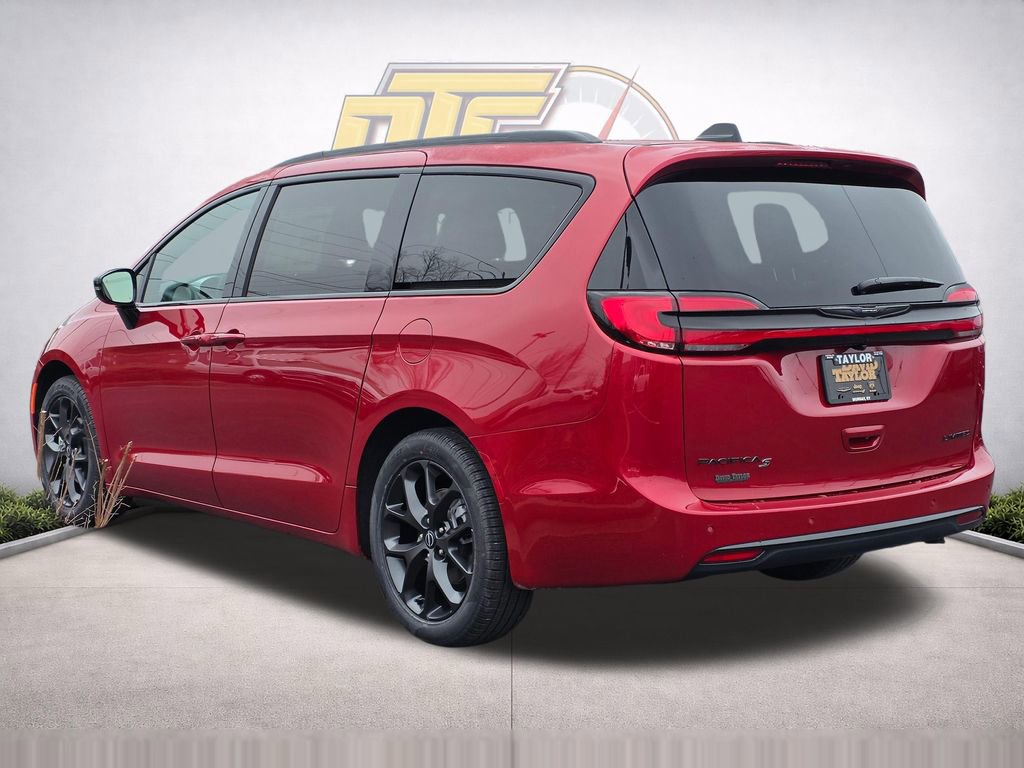 New 2026 Chrysler Pacifica Limited w/ S Appearance Package FWD image 7