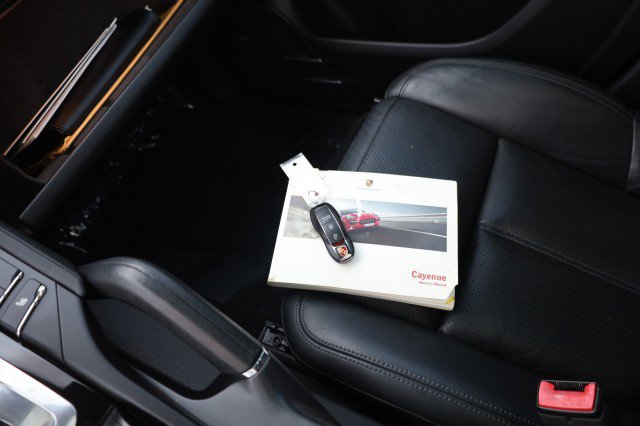 Used 2013 Porsche Cayenne Diesel AWD/4WD image 41