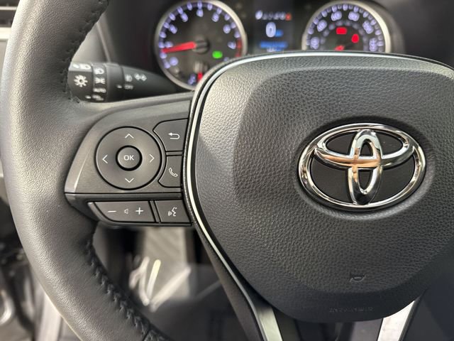 Used 2022 Toyota RAV4 XLE Premium AWD/4WD image 13